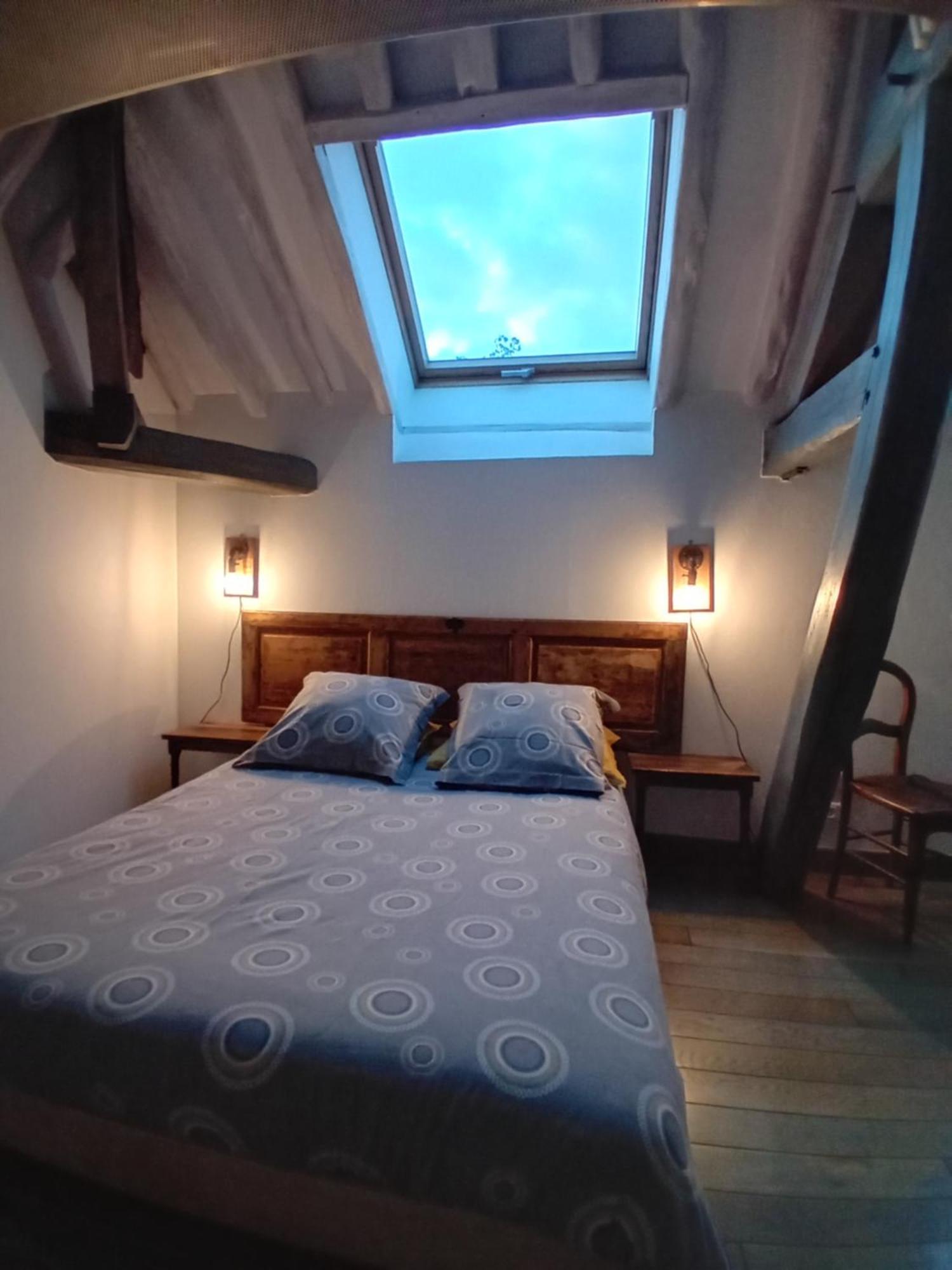 Dosches Sous Les Toits Bed & Breakfast エクステリア 写真